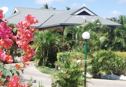 Wailoaloa Beach Resort Nadi Buitenkant foto