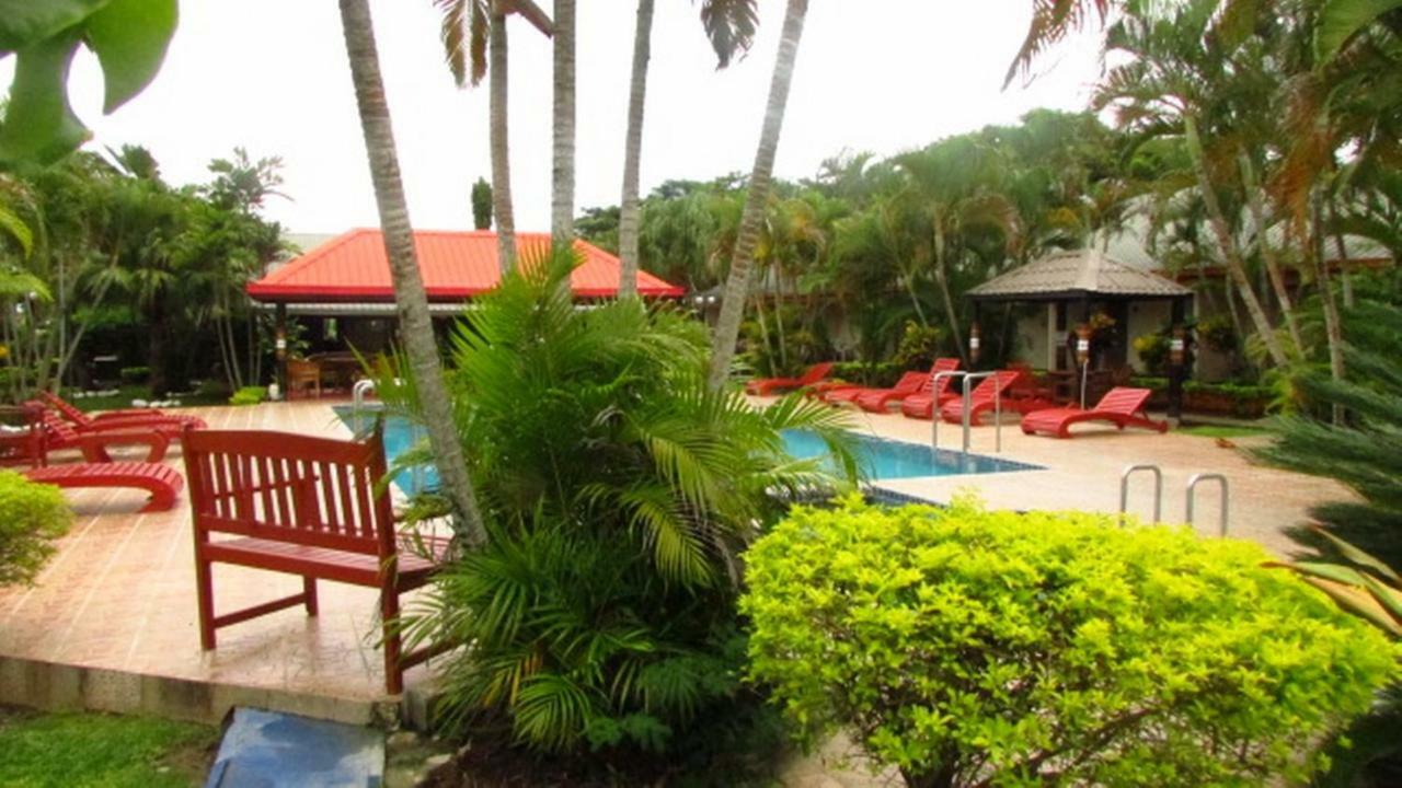 Wailoaloa Beach Resort Nadi Buitenkant foto