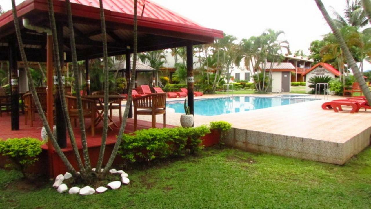 Wailoaloa Beach Resort Nadi Buitenkant foto