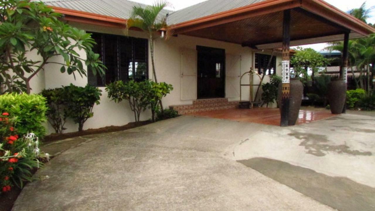 Wailoaloa Beach Resort Nadi Buitenkant foto
